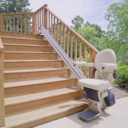 1_outdoor-stairlift-chair-bottom-of-stairs