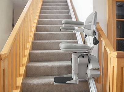 stair-lift-bruno-elite-straight-on-stairs-406x-304_2